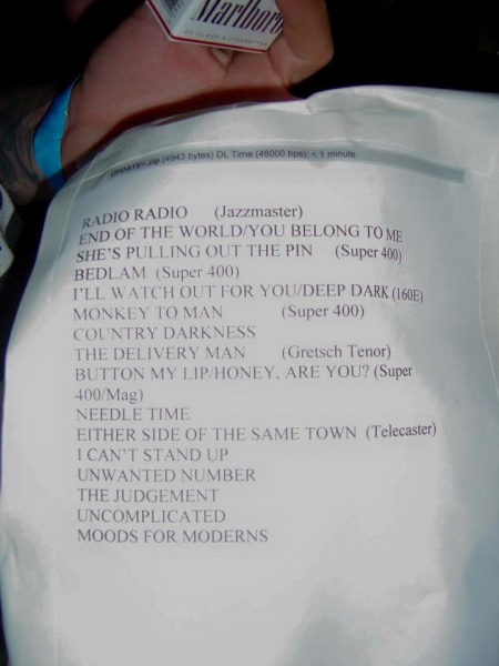 File:2004-04-17 Memphis (early) stage setlist.jpg