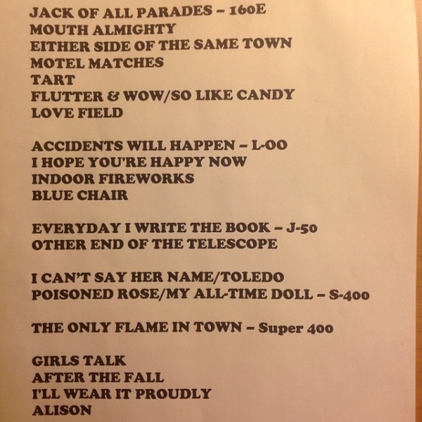 File:2013-11-02 Burlington stage setlist 1.jpg