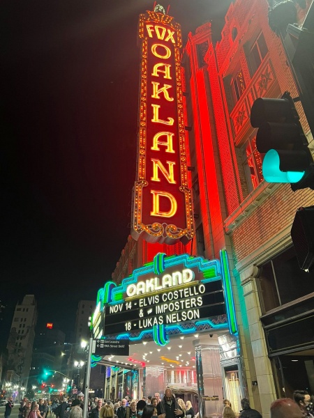 File:2021-11-14 Oakland marquee photo 03.jpg