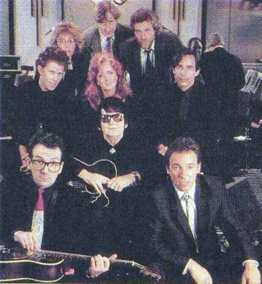 1987-11-19 Rolling Stone photo 02.jpg