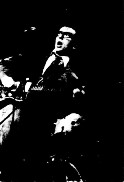 File:1977-12-26 Village Voice photo 01 sc.jpg - The Elvis Costello Wiki
